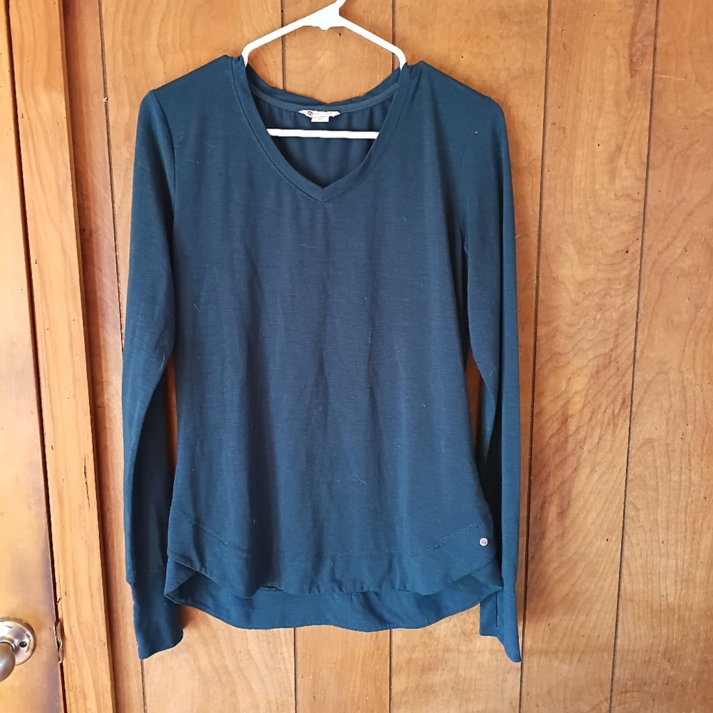 Well Calm Teal Long Sleeve V-Neck Pullover Top Size M Soft Casual Basic